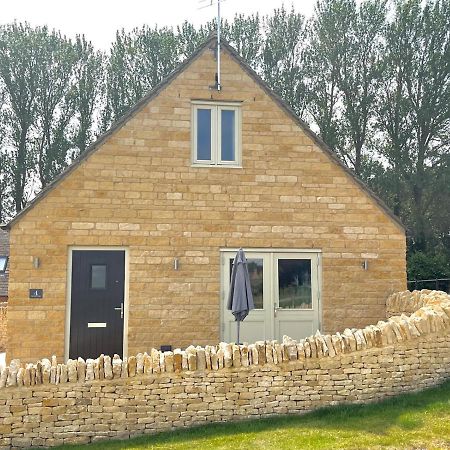 Pass The Keys Chestnut Cottage Parking Stunning Views Chipping Campden Exterior photo