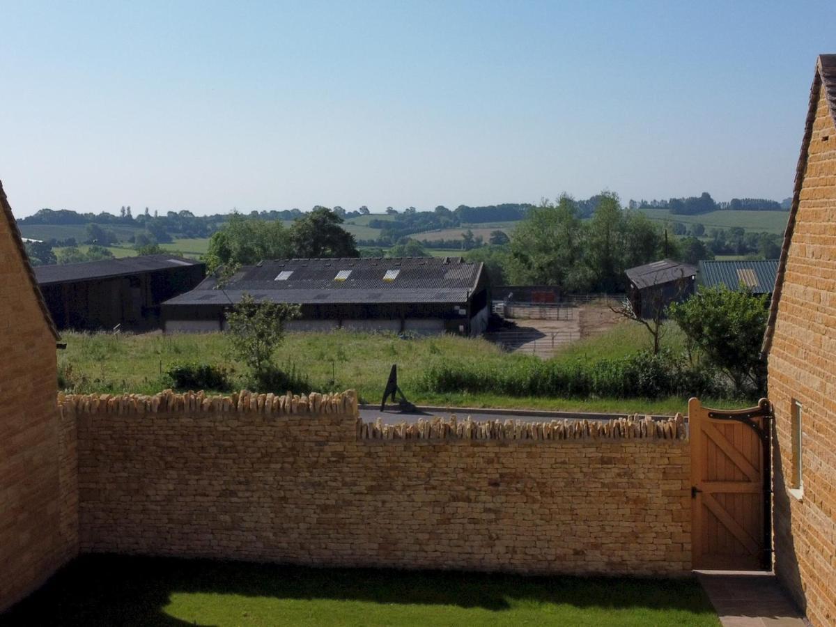 Pass The Keys Chestnut Cottage Parking Stunning Views Chipping Campden Exterior photo